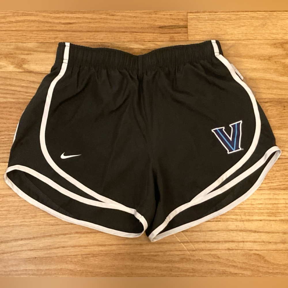 (NEW!) Nike Dark Gray and White Athletic Shorts with Inner Lining